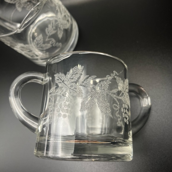 Bartlett Collins VTG 1940’s Frosted Grapevine Pattern Glass Sugar/Creamer Set - Picture 3 of 9